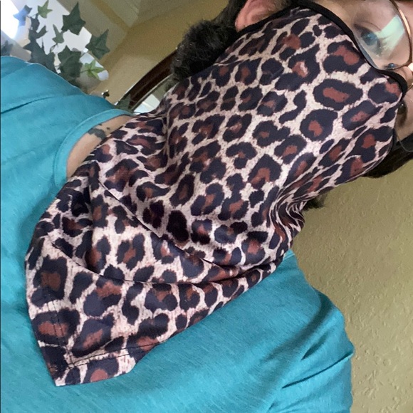 Last 1! Leopard Cat facemask gaiter with ear loops - Picture 4 of 6